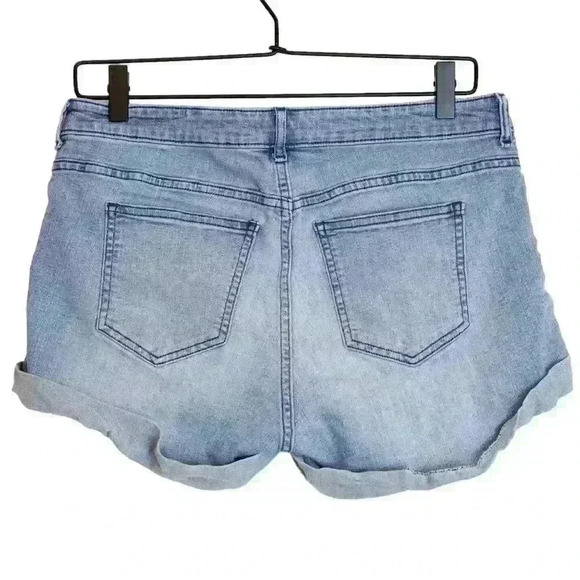 H & M Mid Rise Denim Booty Shorts Stretchy with Rolled Hem Size 10 - Picture 4 of 8
